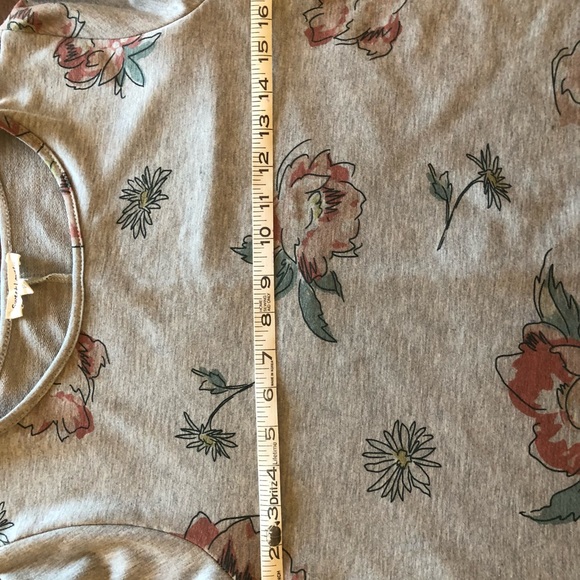 Tunic Ruffle-Sleeve Top - Picture 3 of 4